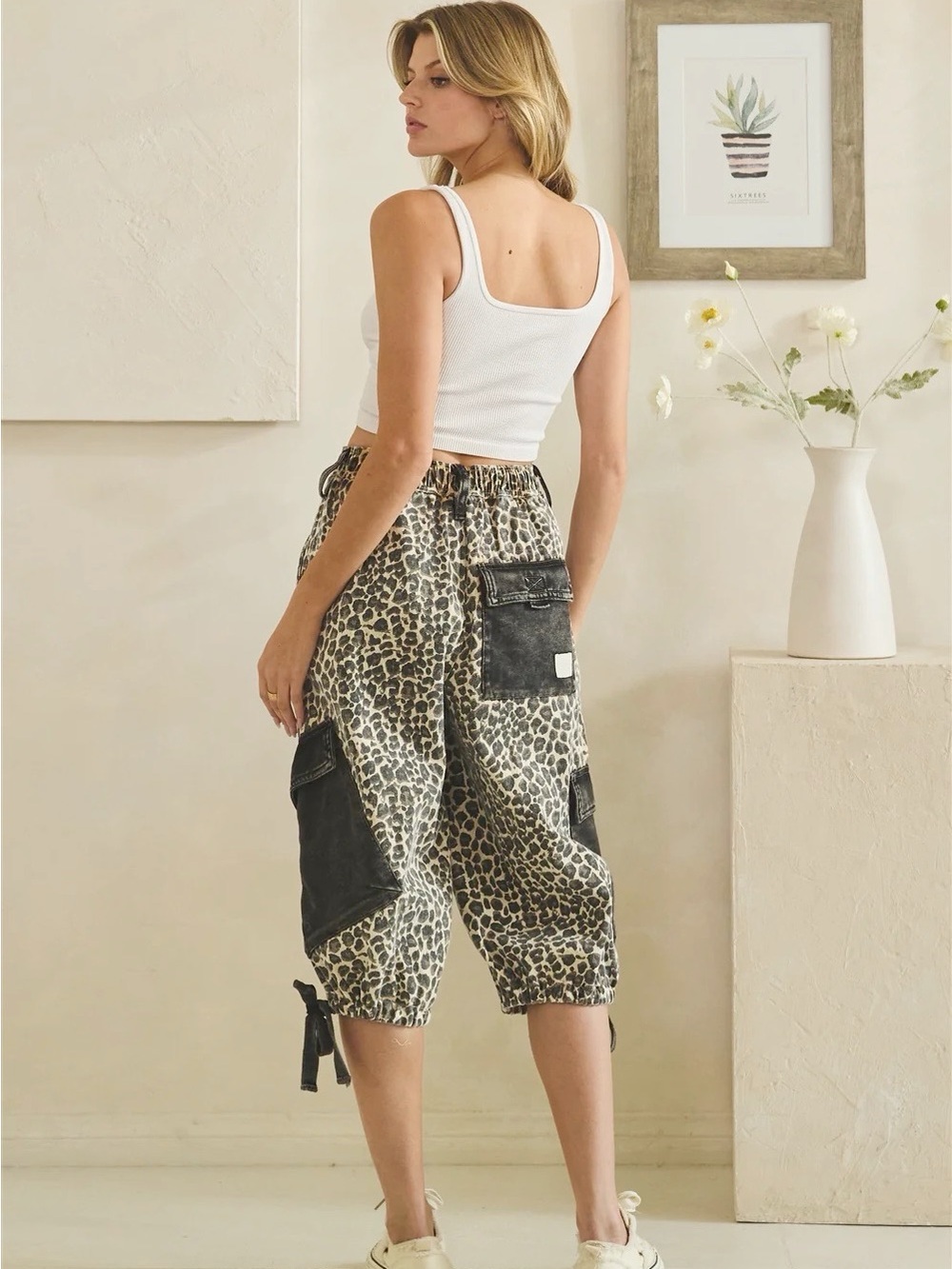 Oli & Hali Cheetah Print Cargo Capri Pants - Picture 4 of 7